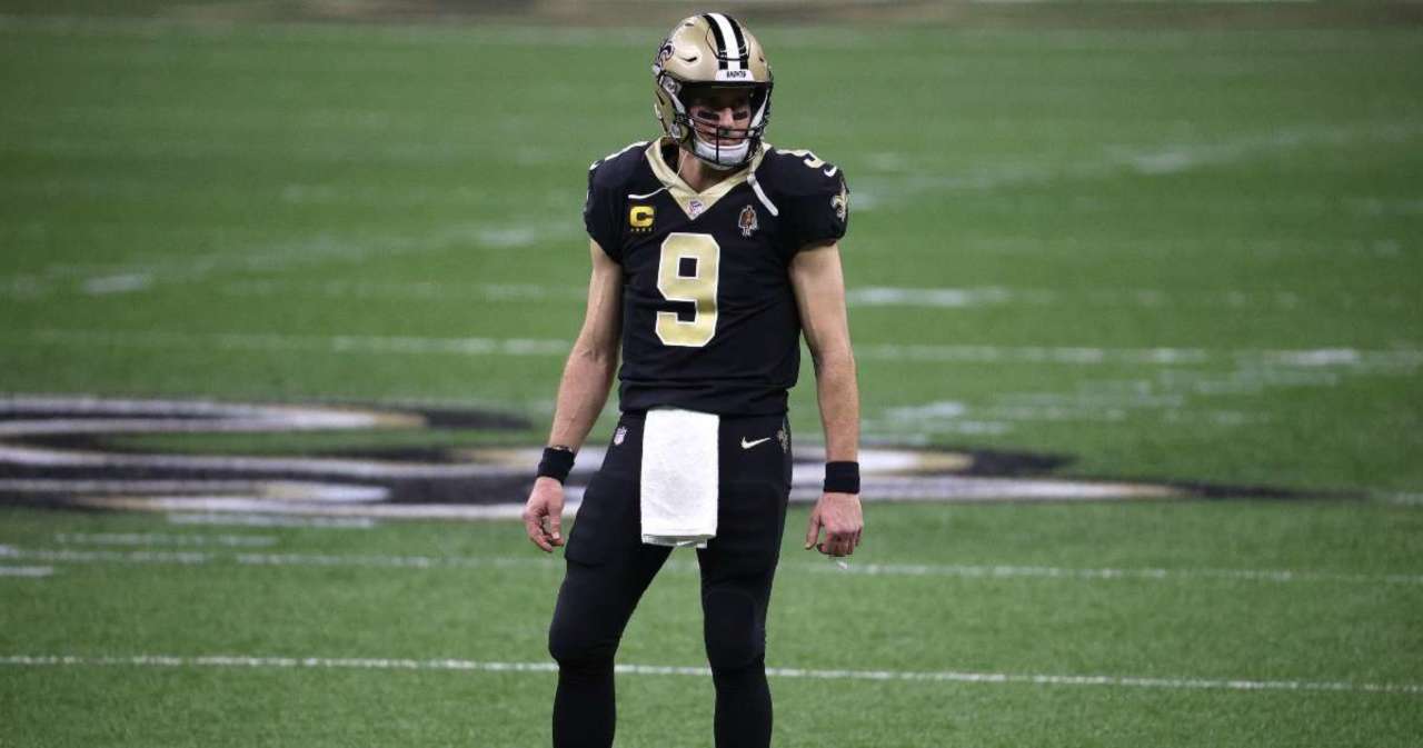 New Orleans Saints on velkaa Drew Breesille myös Super Bowl Champions Cupin